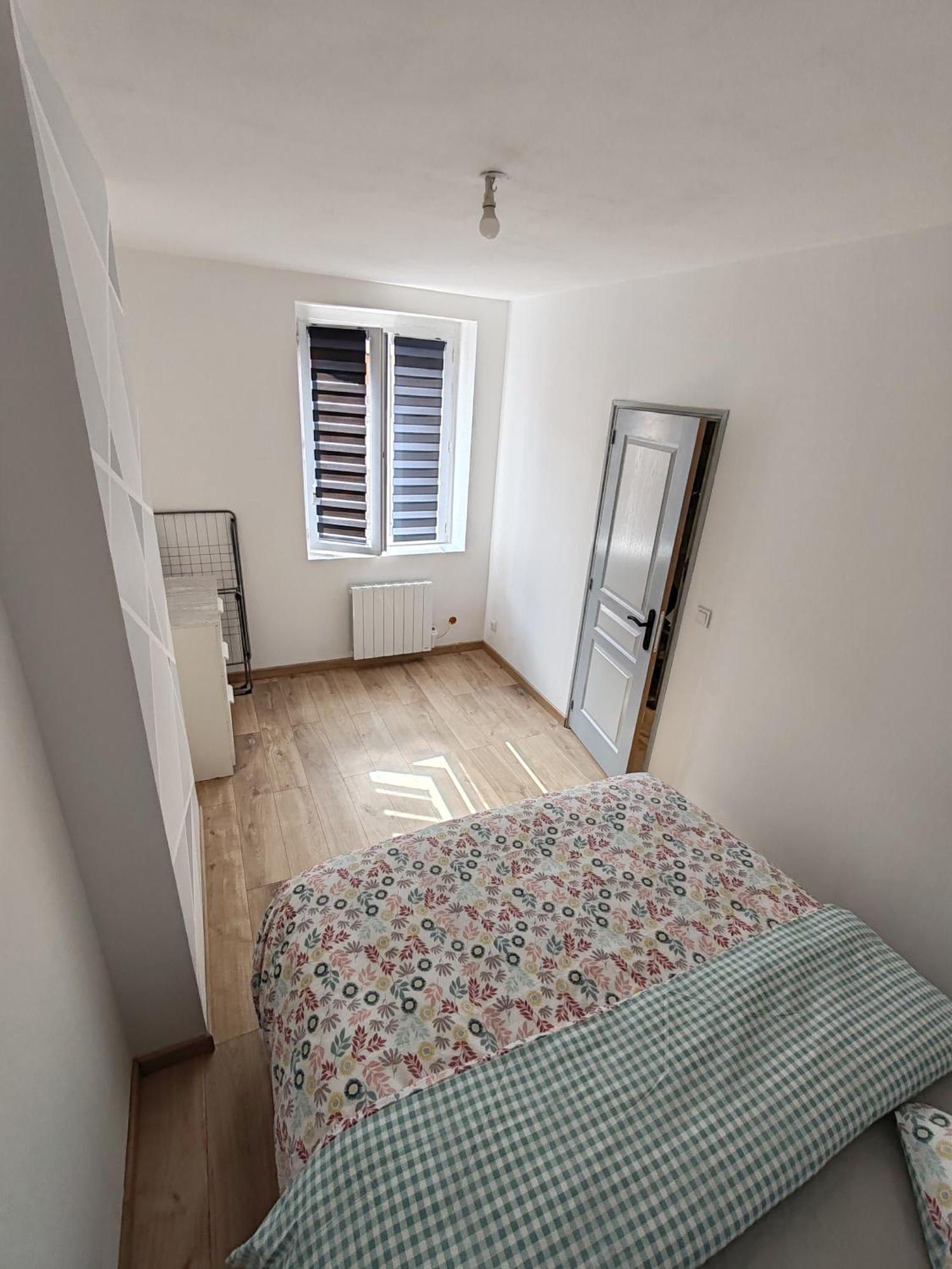 Apartment 40 M2 Saint-Etienne (Loire)